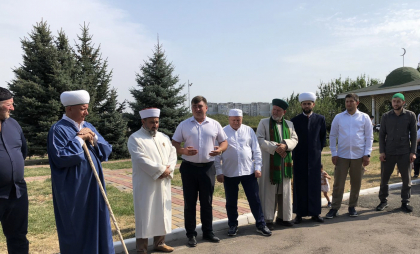 В Луганской Народной Республике заложили камень будущего медресе имени Героя России Нурмагомеда Гаджимагомедова