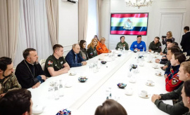 Во время испытаний единство народа проявляется особенно ярко, заявил Путин