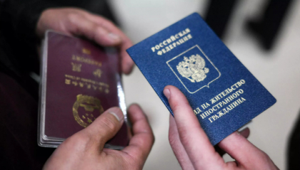 В Москве задержали мужчину, незаконно оформлявшего документы мигрантам